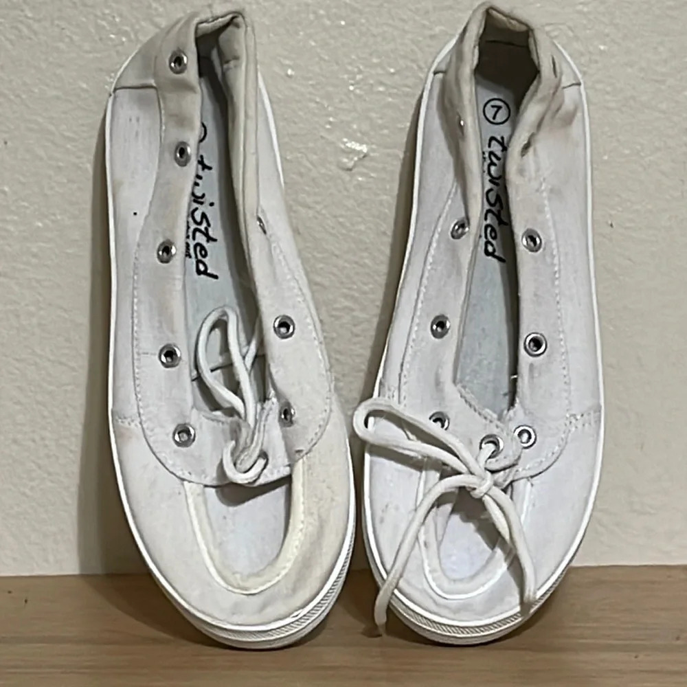 Twisted slip on white canvas sneakers shoes flats sz 7
